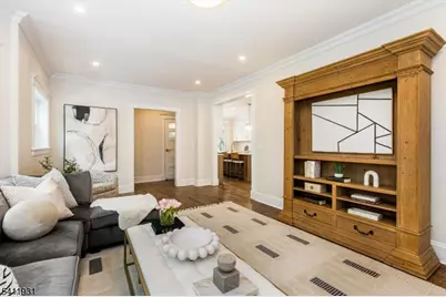 210 Baldwin St, Glen Ridge, NJ 07028 - Photo 9