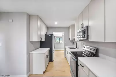 59 Bayberry Dr, Franklin Township, NJ 08873 - Photo 7