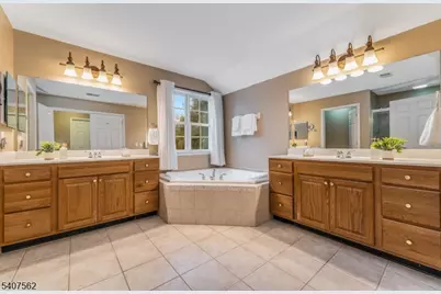 36 Crestview Dr, Clinton Township, NJ 08809 - Photo 23