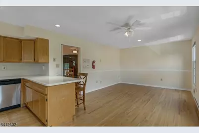 4 Dearburn Ct, Florham Park, NJ 07932 - Photo 5