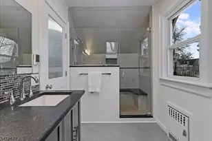 40 Franklin Pl, Montclair, NJ 07042 - Photo 25