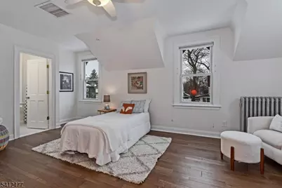 40 Franklin Pl, Montclair, NJ 07042 - Photo 29