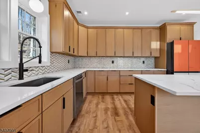 16 Valley View Dr, Rockaway Township, NJ 07866 - Photo 3