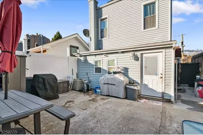 7 Martin St, Paterson, NJ 07501 - Photo 27