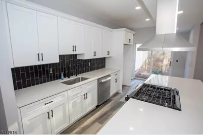 267 Perry Ave, Union Township, NJ 07083 - Photo 15