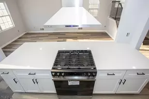 267 Perry Ave, Union Township, NJ 07083 - Photo 17