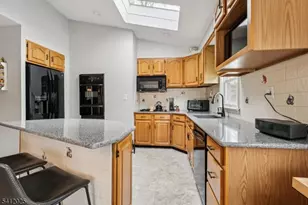 19 Honeyman Pl, Berkeley Heights Township, NJ 07922 - Photo 15