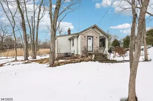 19 Honeyman Pl, Berkeley Heights Township, NJ 07922 - Photo 3