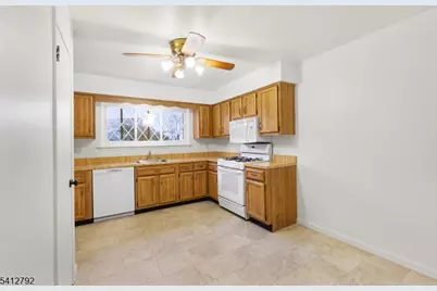 91 Devonshire Ct, Hillsborough Township, NJ 08844 - Photo 9