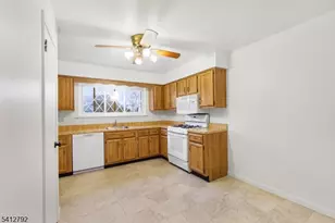 91 Devonshire Ct, Hillsborough Township, NJ 08844 - Photo 9