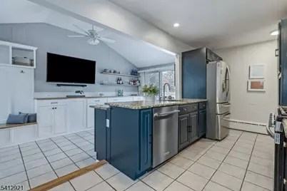 381 Dogwood Dr, Union Township, NJ 07083 - Photo 11