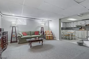 381 Dogwood Dr, Union Township, NJ 07083 - Photo 21