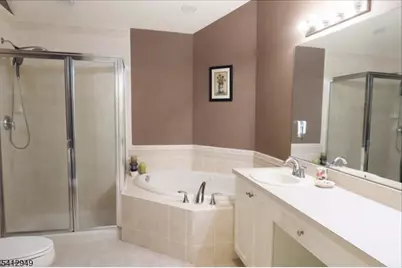 317 Kensington Ln, Livingston Twp., NJ 07039 - Photo 13