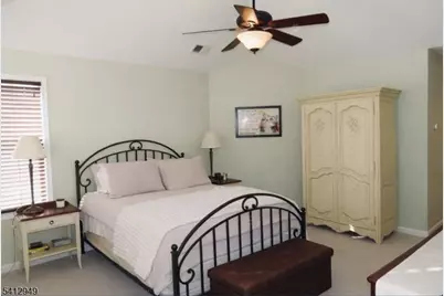 317 Kensington Ln, Livingston Twp., NJ 07039 - Photo 9