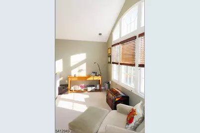 317 Kensington Ln, Livingston Twp., NJ 07039 - Photo 11