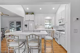 31 Ridge Ct, Cedar Grove, NJ 07009 - Photo 3