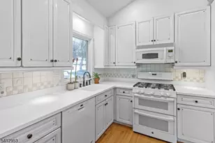 31 Ridge Ct, Cedar Grove, NJ 07009 - Photo 7