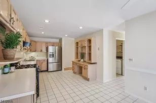 2401 Decatur Ct, Washington Township, NJ 07840 - Photo 11