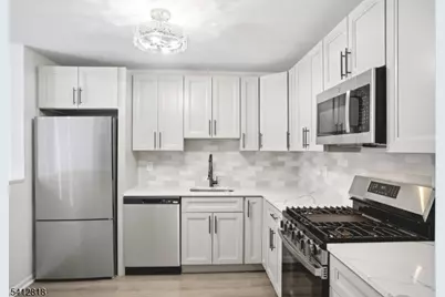 9 Maple Ln, Mount Arlington, NJ 07856 - Photo 5