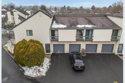 275 Crabtree Ct, Bernards Township, NJ 07920 - Photo 5