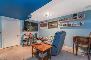 275 Crabtree Ct, Bernards Township, NJ 07920 - Photo 19