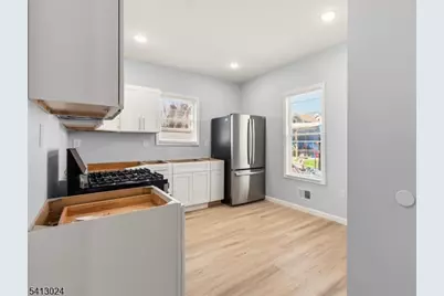 76 Grumman Ave, Newark, NJ 07112 - Photo 7