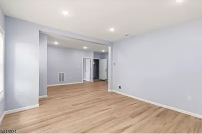 76 Grumman Ave, Newark, NJ 07112 - Photo 13