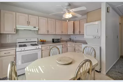 181 Long Hill Road #8, Little Falls Township, NJ 07424 - Photo 13