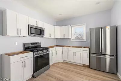 76 Grumman Ave, Newark, NJ 07112 - Photo 7