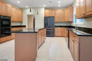 3 Manchur Ct, Raritan Township, NJ 08822 - Photo 17