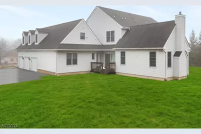 3 Manchur Ct, Raritan Township, NJ 08822 - Photo 5