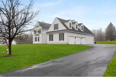 3 Manchur Ct, Raritan Township, NJ 08822 - Photo 3