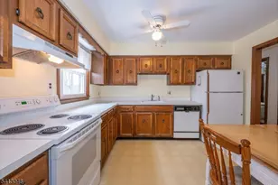 554 Grandview Dr, Vernon, NJ 07422 - Photo 13