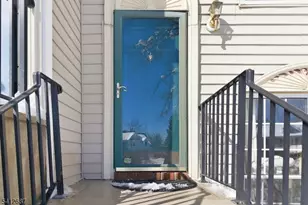 196 Sapphire Ln, Franklin Township, NJ 08823 - Photo 3