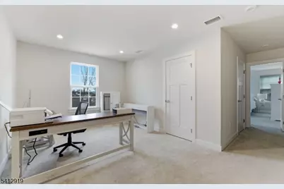 22 Oakwood Blvd, Union Township, NJ 08827 - Photo 13