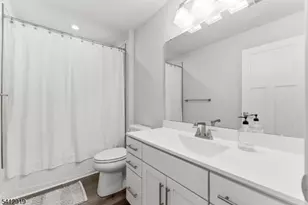 22 Oakwood Blvd, Union Township, NJ 08827 - Photo 17