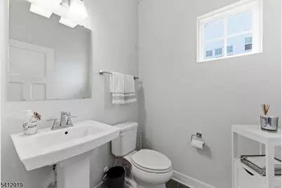 22 Oakwood Blvd, Union Township, NJ 08827 - Photo 11