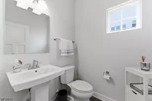 22 Oakwood Blvd, Union Township, NJ 08827 - Photo 11