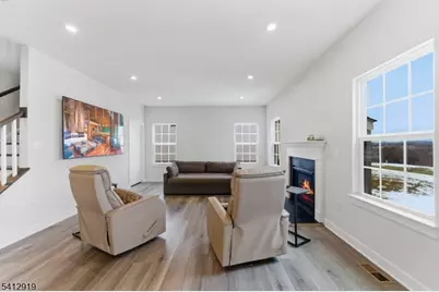 22 Oakwood Blvd, Union Township, NJ 08827 - Photo 3