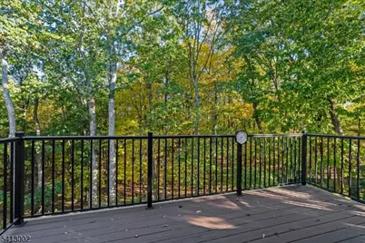 27 Bellflower Ct, Allamuchy Township, NJ 07882 - Photo 5