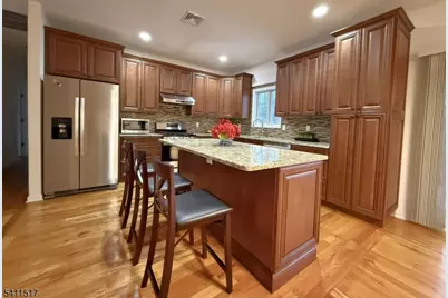 138 Hiawatha Blvd, Parsippany, NJ 07034 - Photo 7