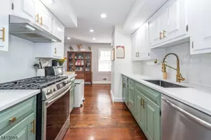 5 Murray Hill Square, New Providence, NJ 07974 - Photo 11