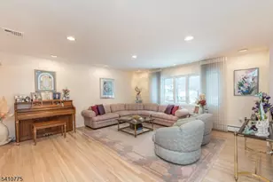 15 Alba Pl, Parsippany, NJ 07054 - Photo 5