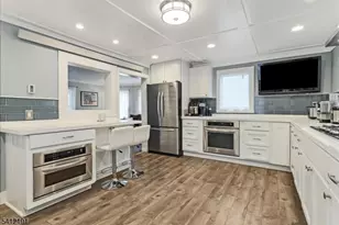 118 Broad St, Pompton Lakes, NJ 07442 - Photo 11