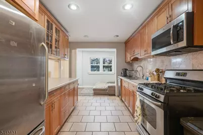 117 Pershing Ave, Roselle Park, NJ 07204 - Photo 9