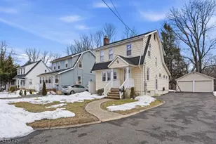 623 Parkview Ave, North Plainfield, NJ 07063 - Photo 1