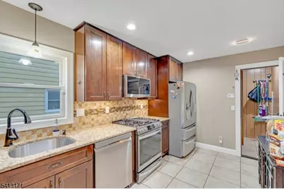 5 General Karge Ct, Elizabeth, NJ 07202 - Photo 9