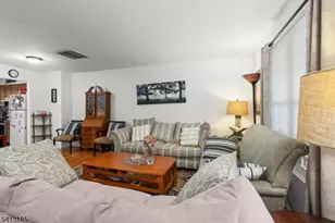 137 Cynthia Dr, Mansfield Township, NJ 07840 - Photo 5