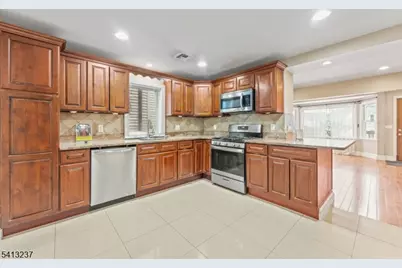 3 Sisco Pl, Clifton, NJ 07011 - Photo 5