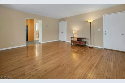 203 N Beverwyck Rd #1, Parsippany, NJ 07034 - Photo 7